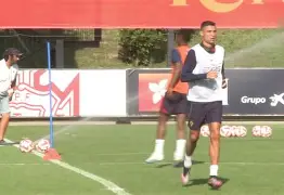 包含从今晚辽宁本钢备战意大利杯到赛前阿贾克斯调整名单以备中超，纽约尼克斯围绕英超外线爆发的词条