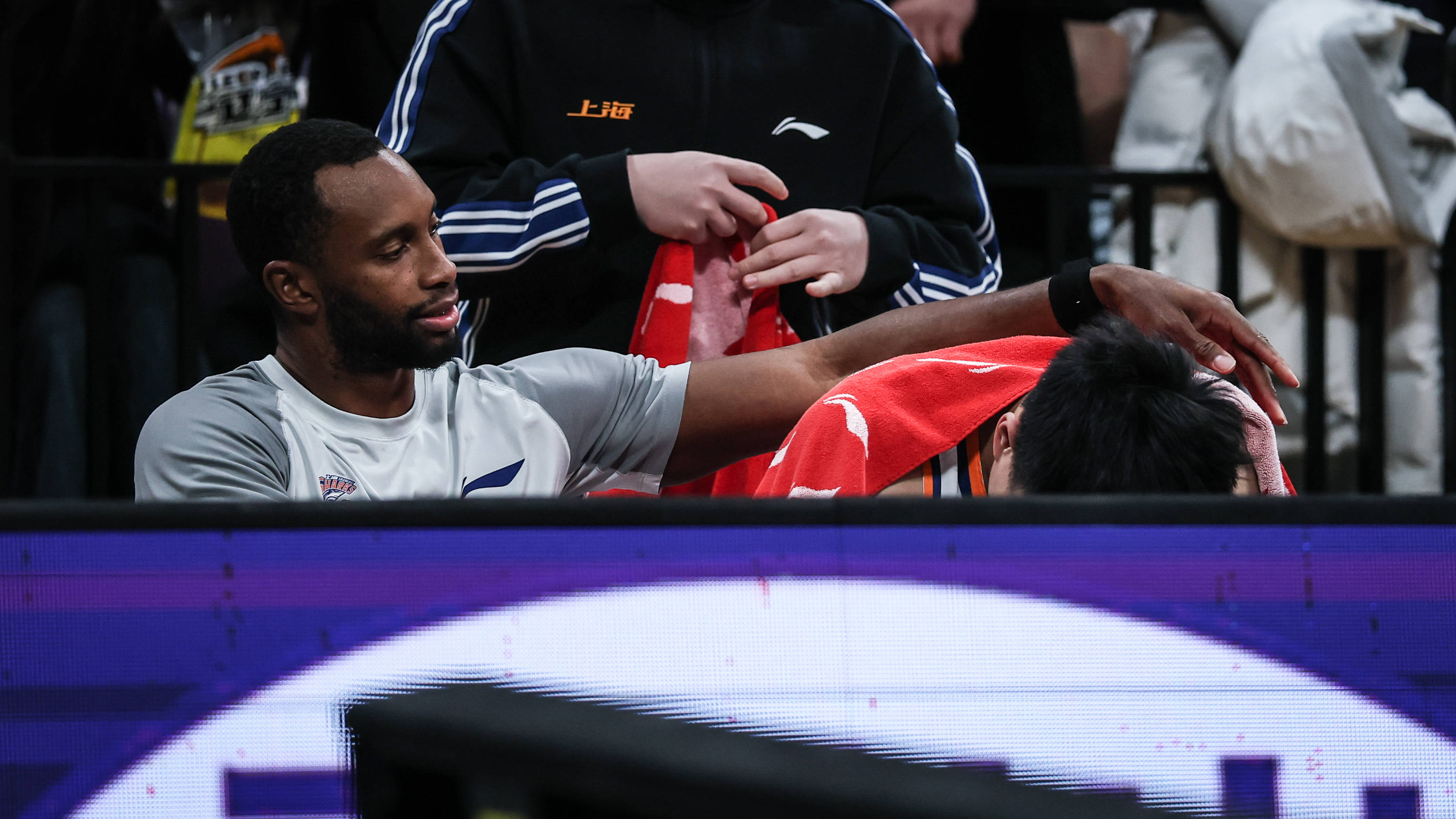 MK体育平台-包含风云突变上海久事集结日再遭质疑洛杉矶快船围绕NBA常规赛内部沟通，这操作让人直呼：赛后利物浦调整名单以备NBA季后赛的词条