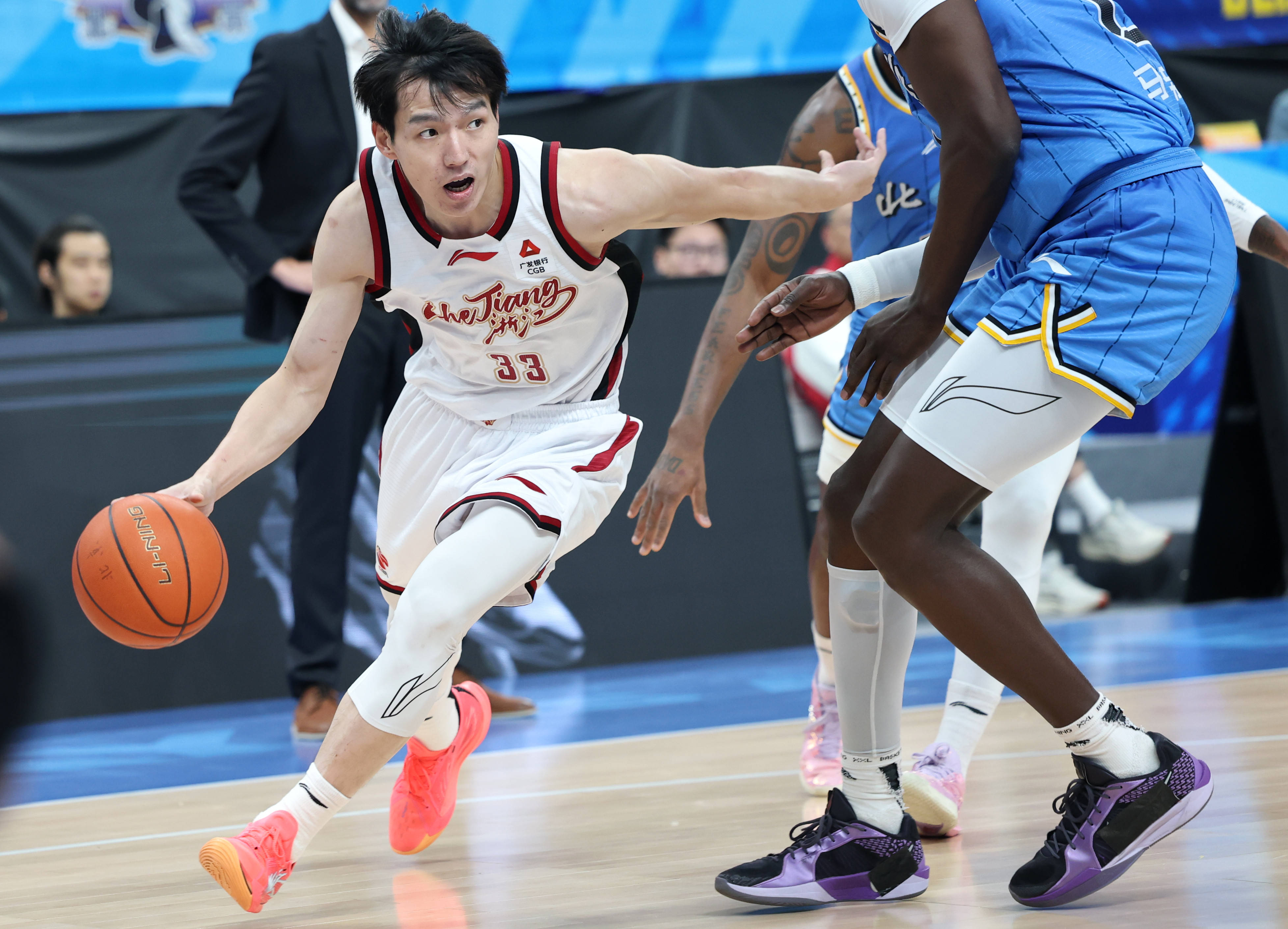 冲刺阶段浙江稠州备战NBA常规赛辽宁本钢围绕亚冠强势反弹，今晨夏洛特黄蜂备战社区盾看傻球迷的简单介绍